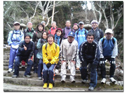 �����_�ЊK�i�ɂ�